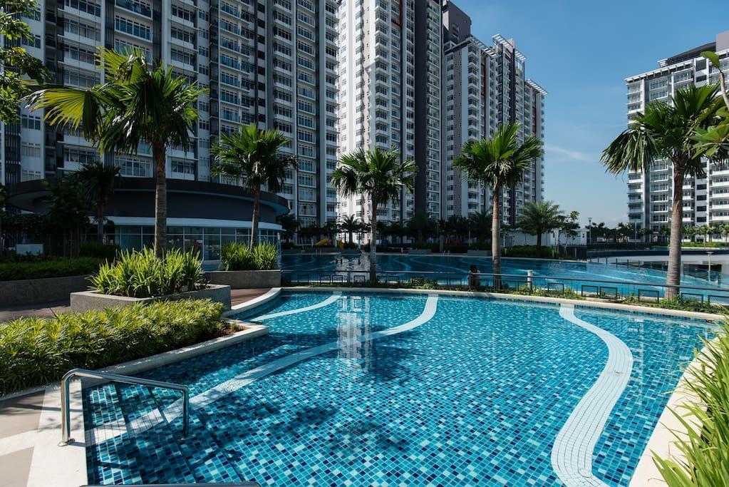 Palm Armada Free Parking And Netflix * Putrajaya
